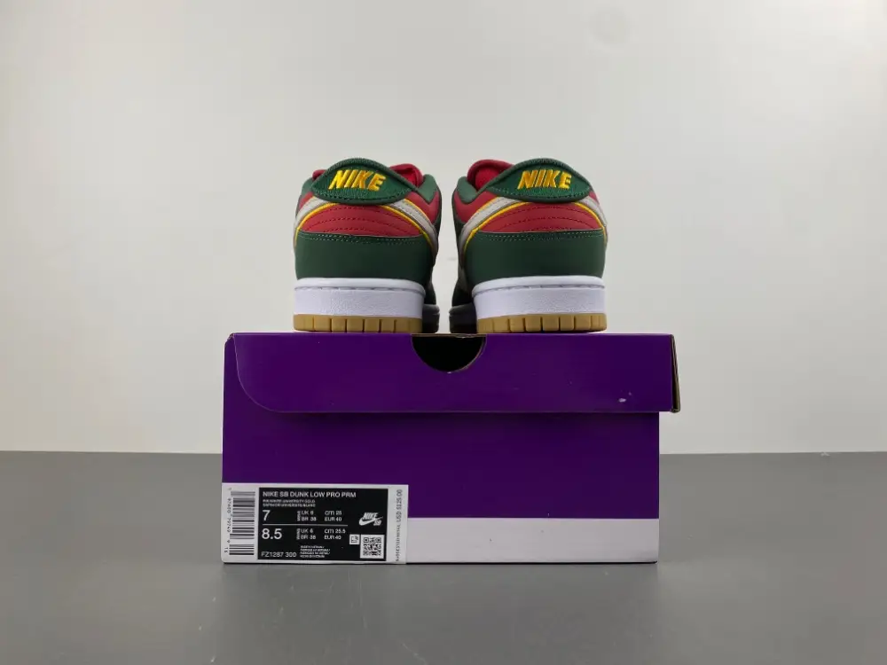 Nike SB Dunk Low PRM 
