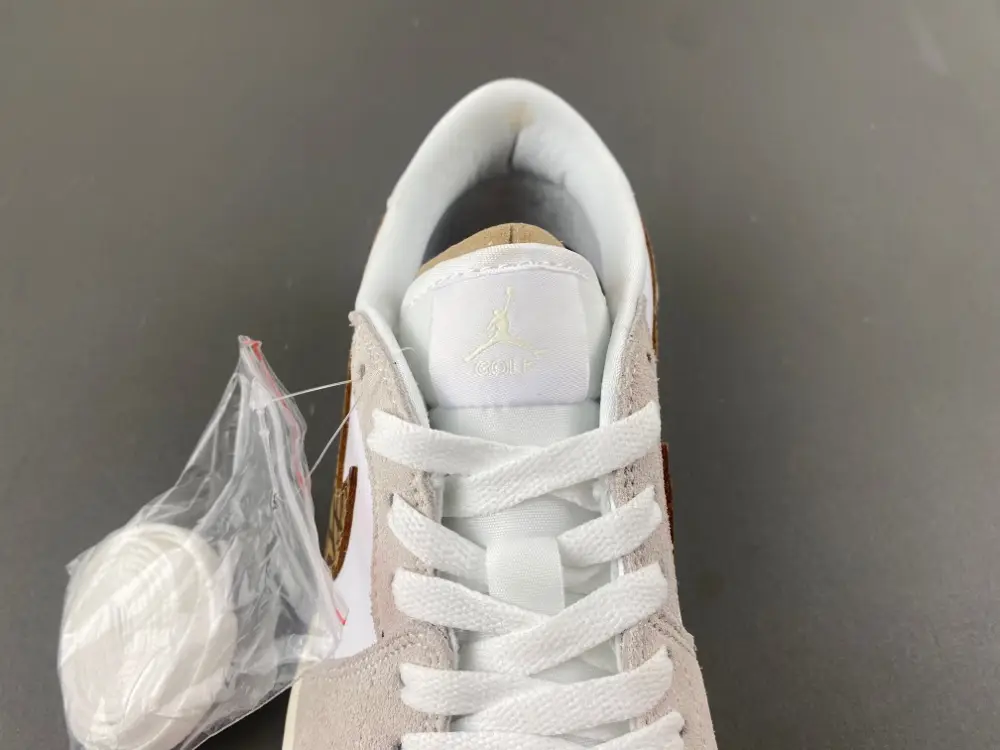 Air Jordan 1 Low 