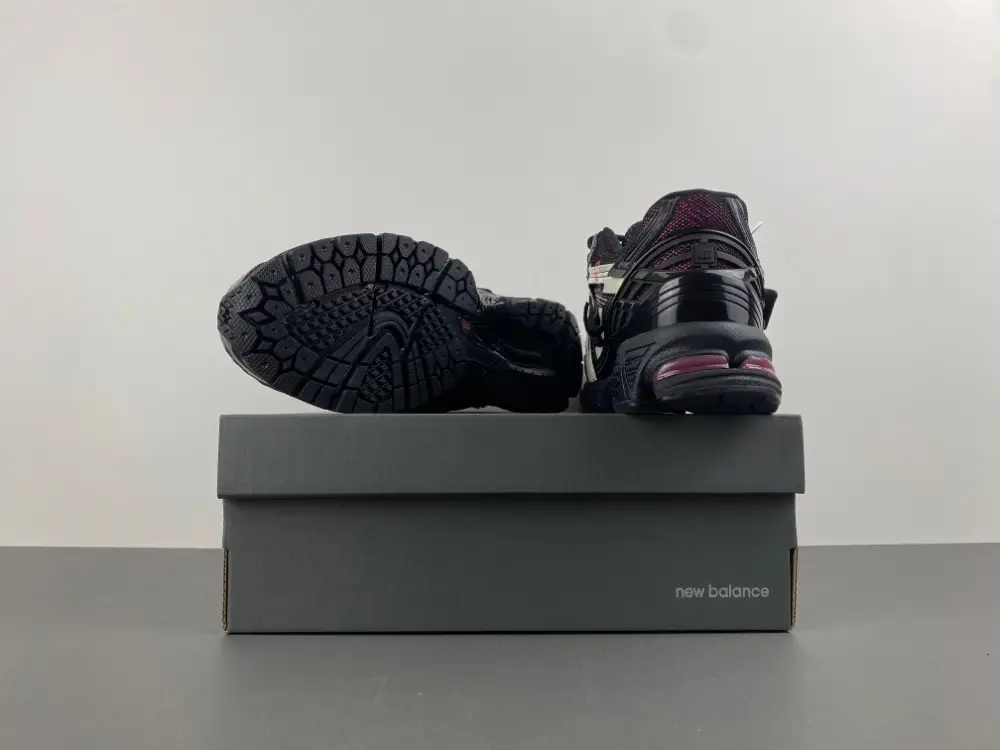 New Balance M 
