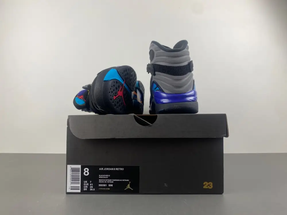 Air Jordan 8 