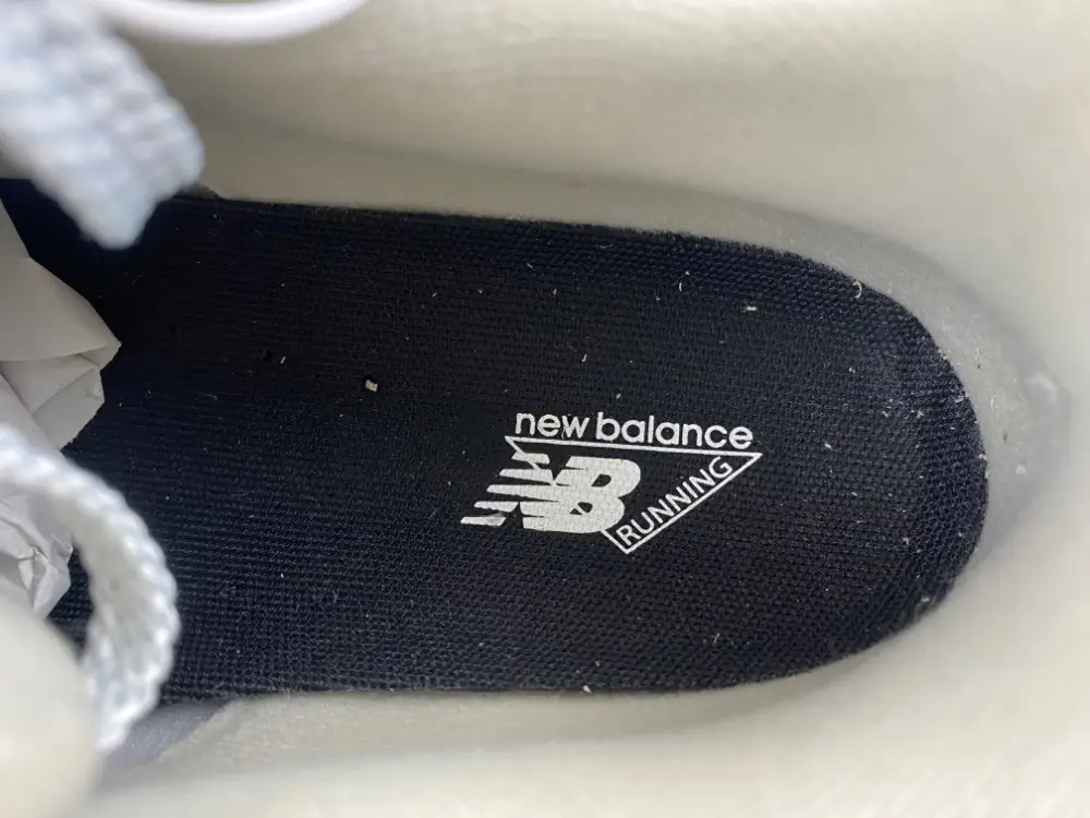 new balance NB 2002 