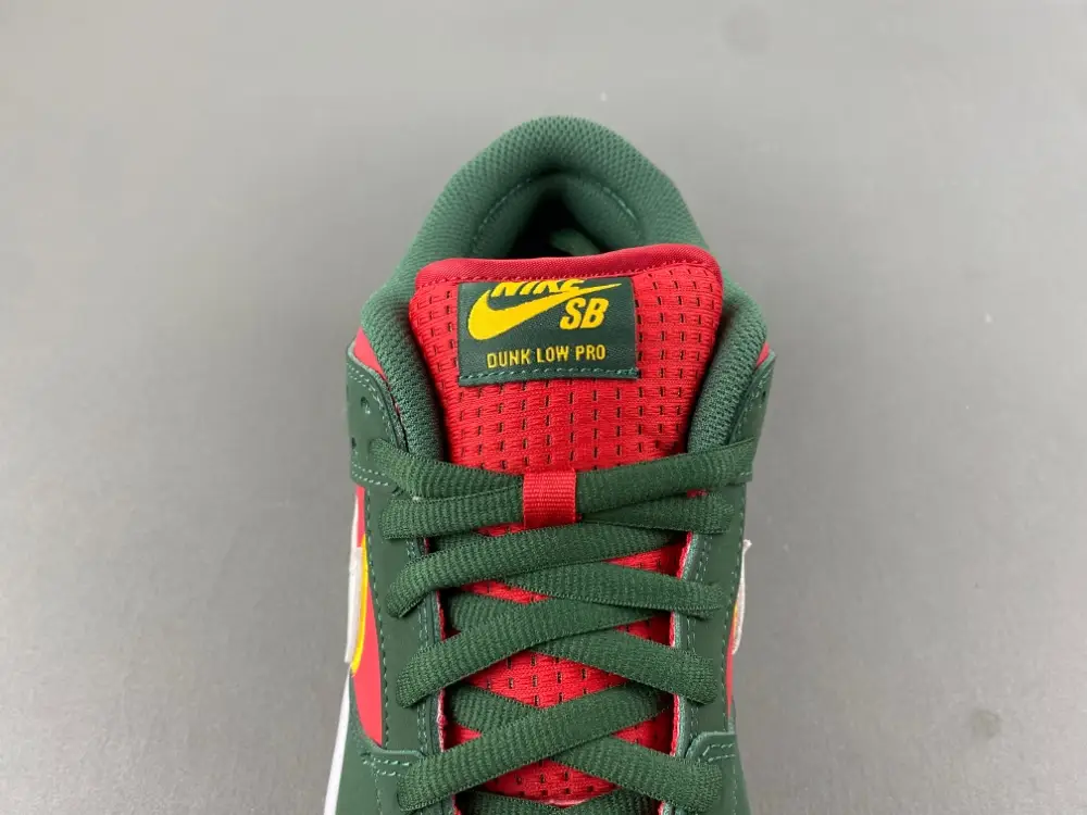 Nike SB Dunk Low PRM 