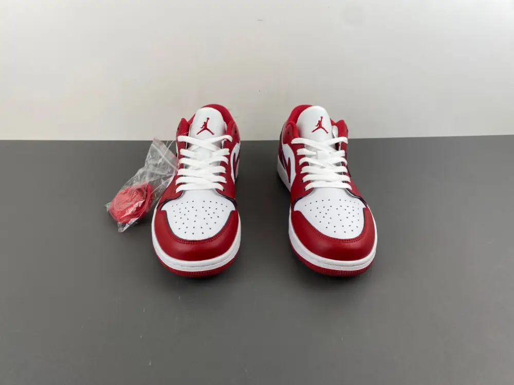 Air Jordan 1 Low 