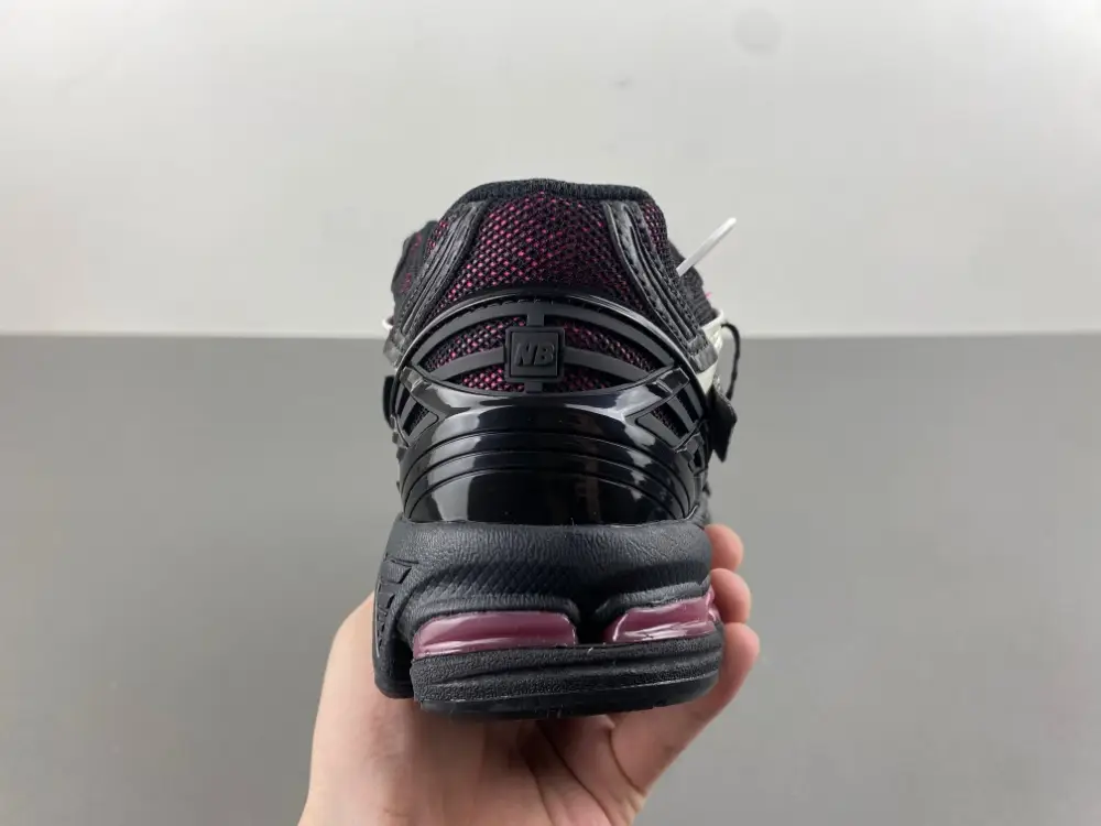 New Balance M 