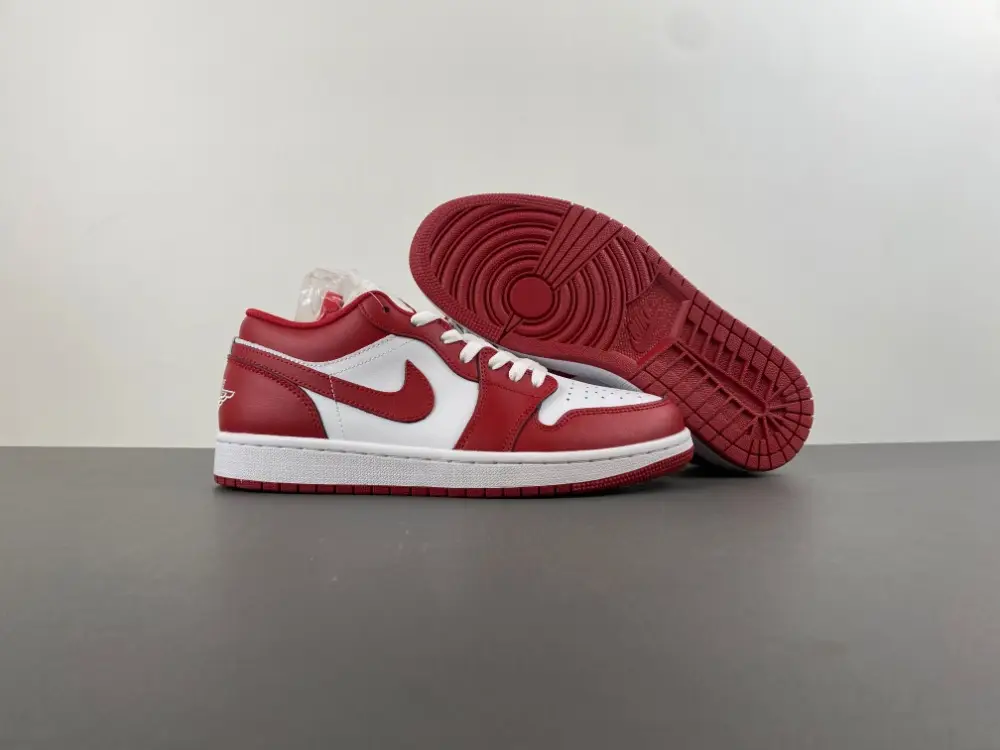 Air Jordan 1 Low 