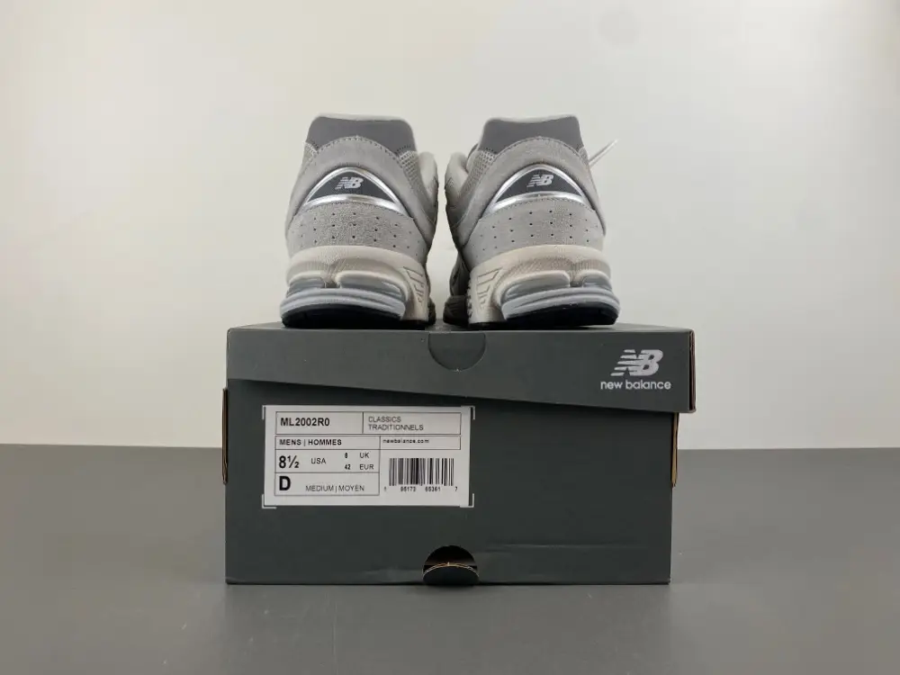 new balance NB 2002 