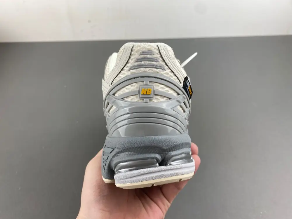 New Balance 1906 