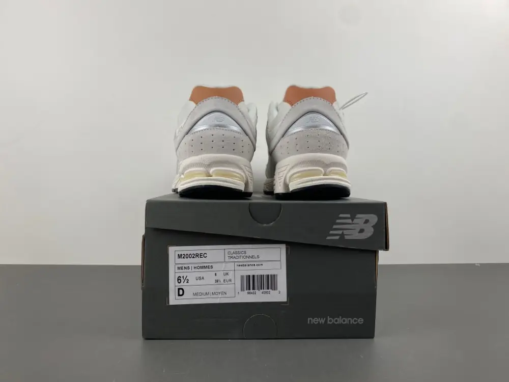 new balance NB 2002 