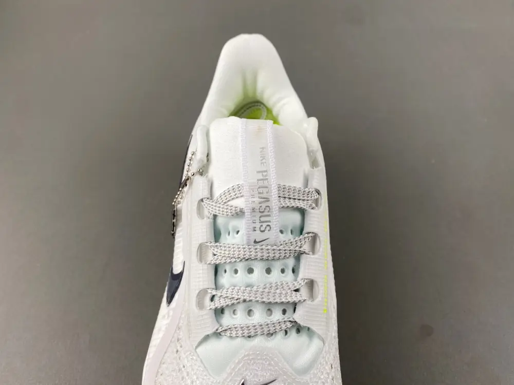 Nike Pegasus Premium   ZoomX  Air Zoom 