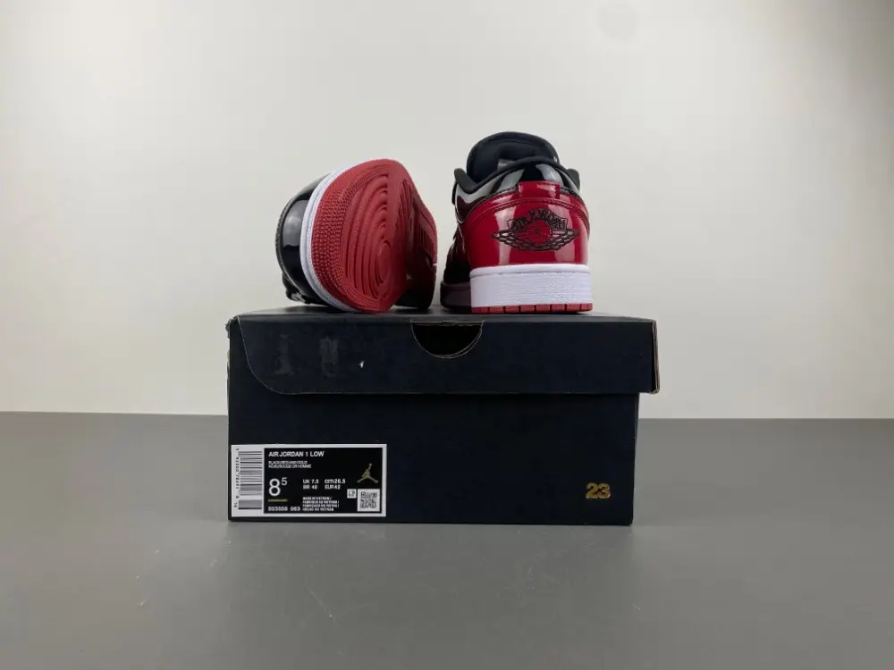 Air Jordan 1 Low 
