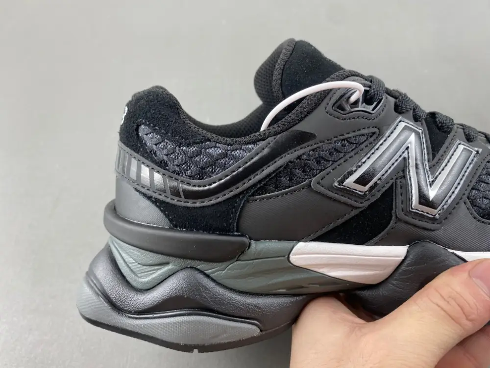 New Balance 9060 ' 