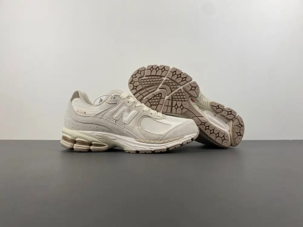 new balance NB 2002 