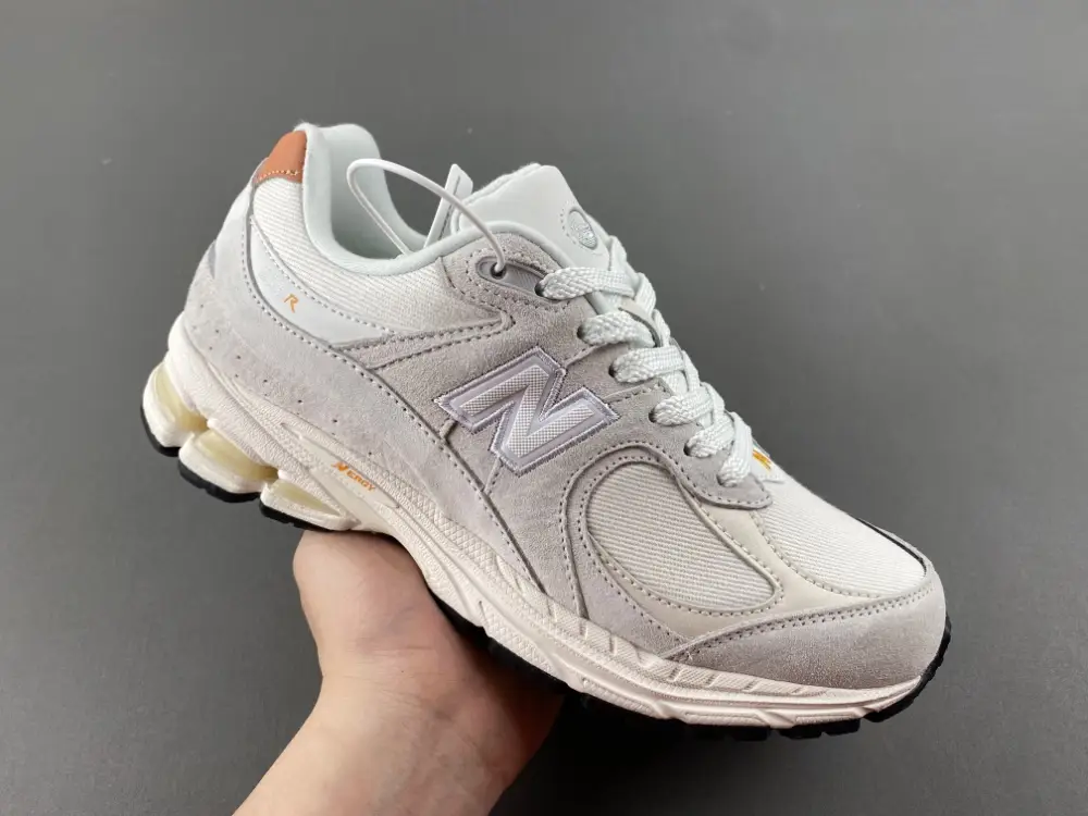 new balance NB 2002 