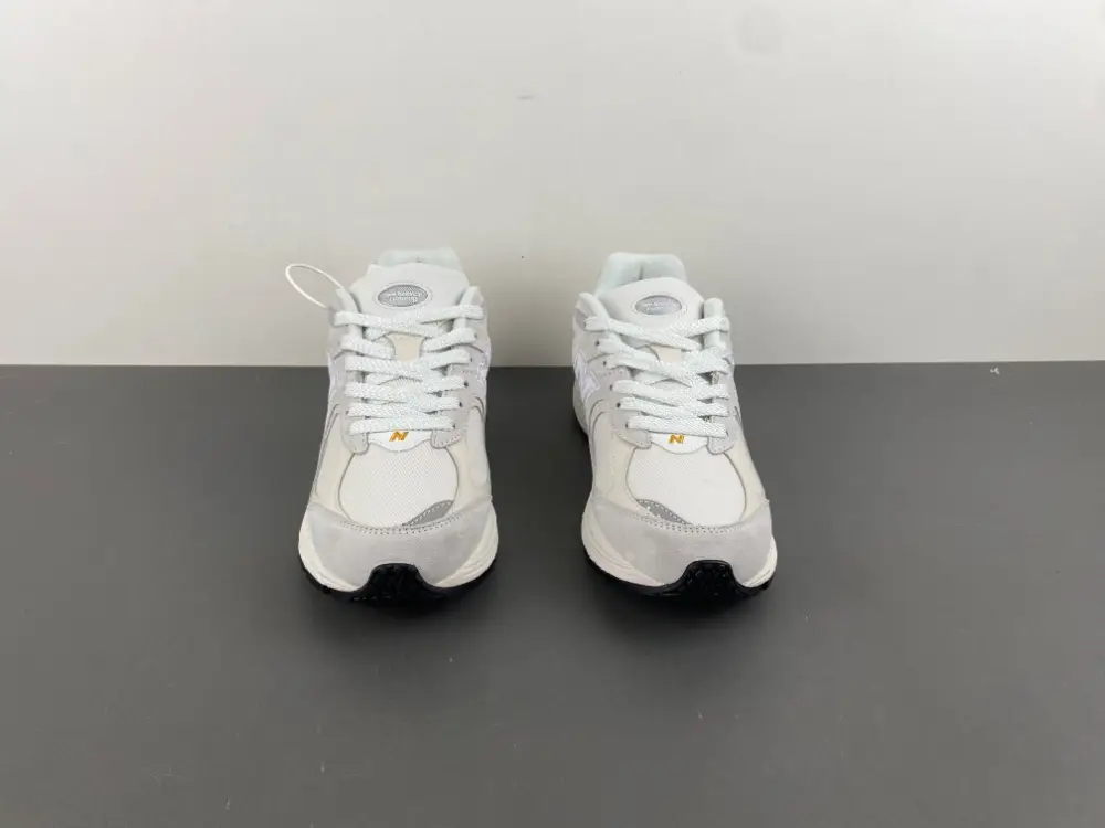 new balance NB 2002 