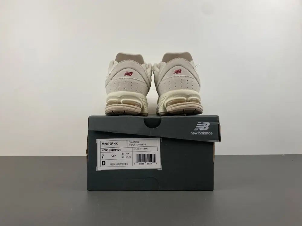 new balance NB 2002 