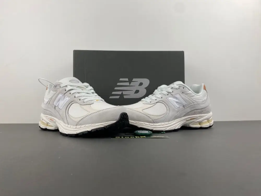 new balance NB 2002  FAEF162