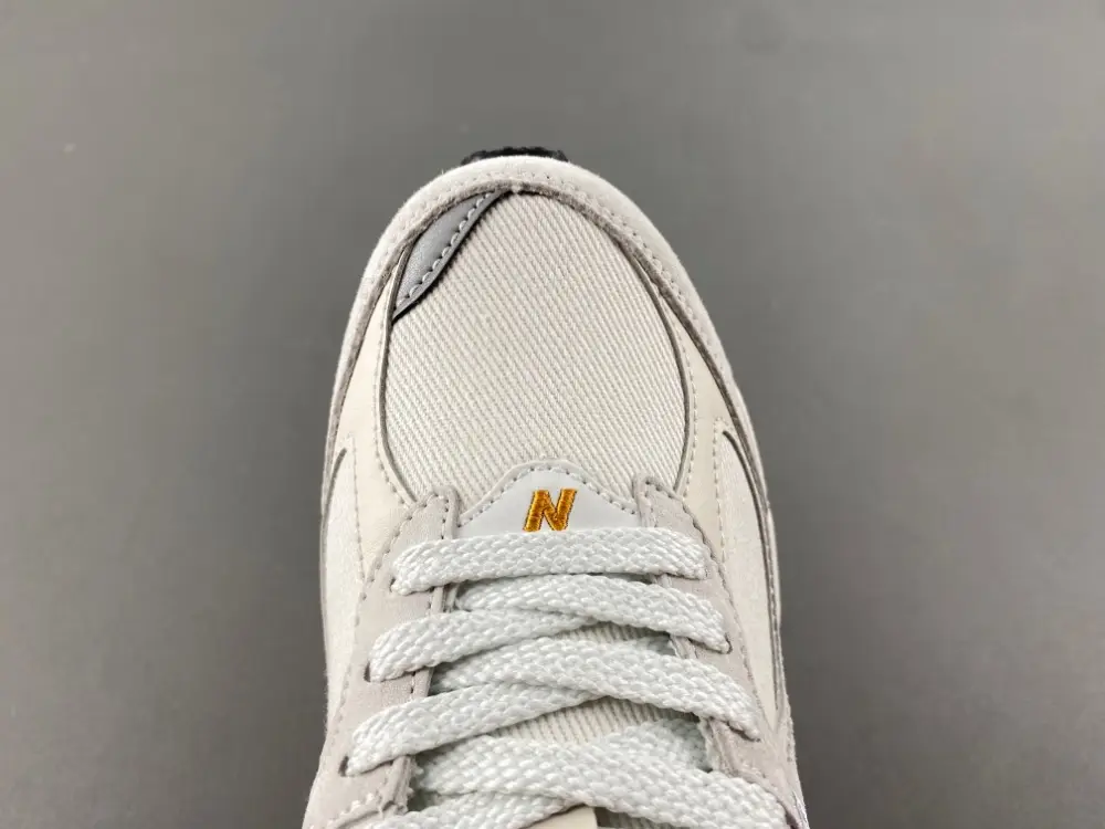new balance NB 2002 