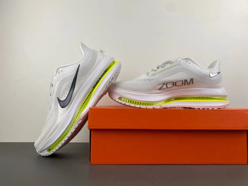 Nike Pegasus Premium   ZoomX  Air Zoom 