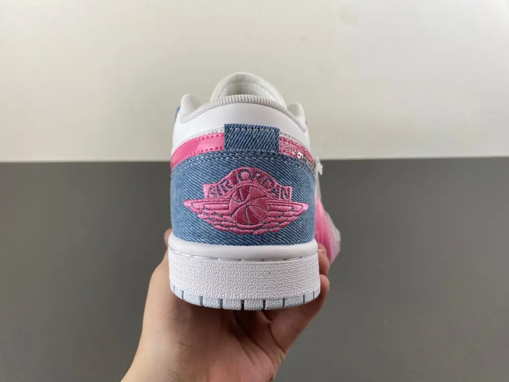 Air Jordan 1 Low 