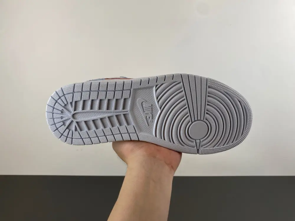 Air Jordan 1 Low 