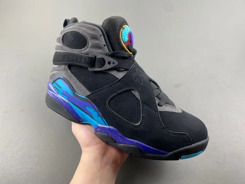 Air Jordan 8 