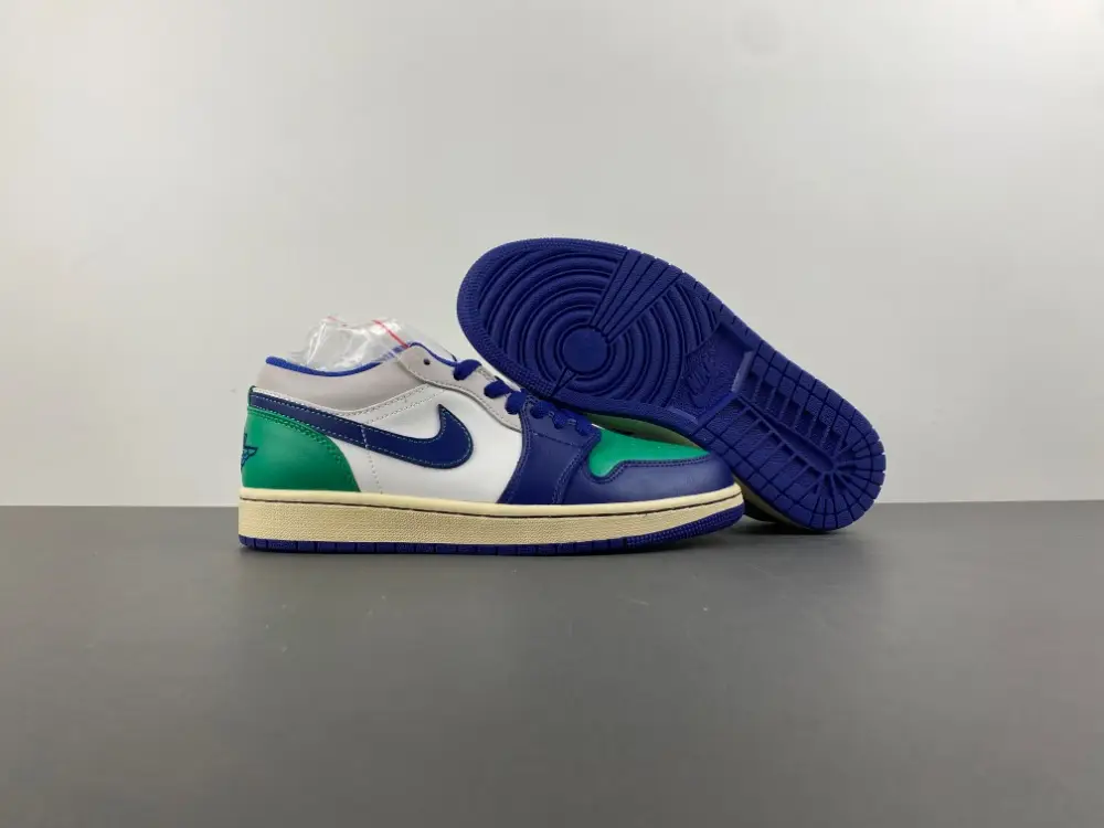 Air Jordan 1 Low 
