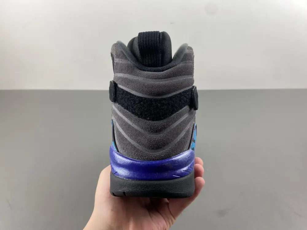 Air Jordan 8 