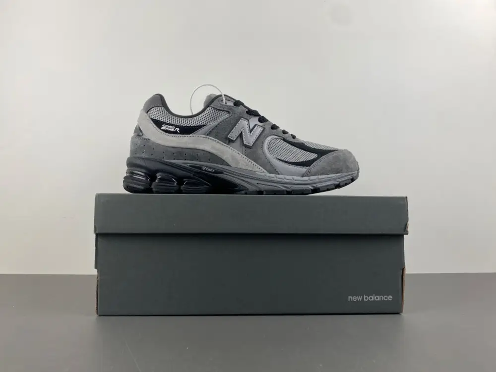 new balance NB M2002 