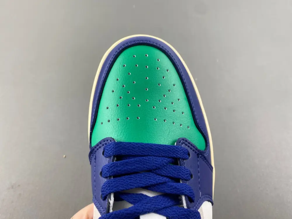 Air Jordan 1 Low 