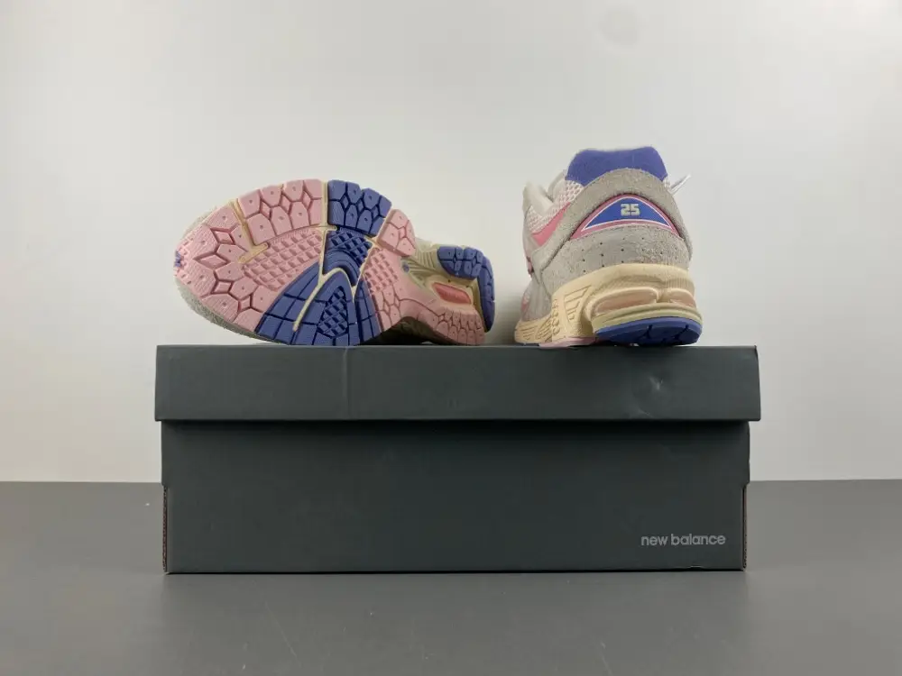 new balance NB M2002 