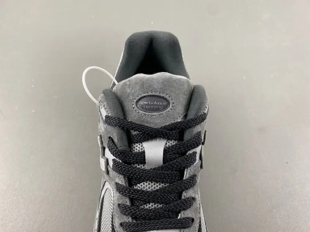 new balance NB M2002 
