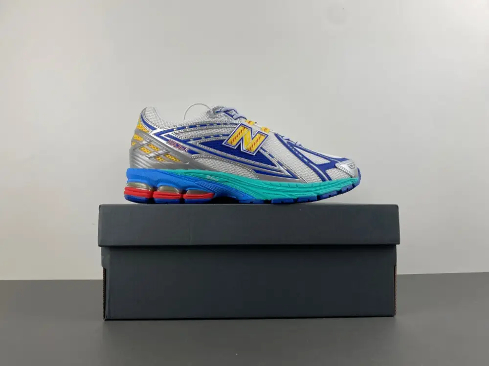 New Balance 1906 