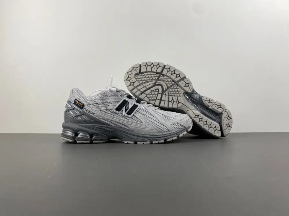 New Balance 1906 