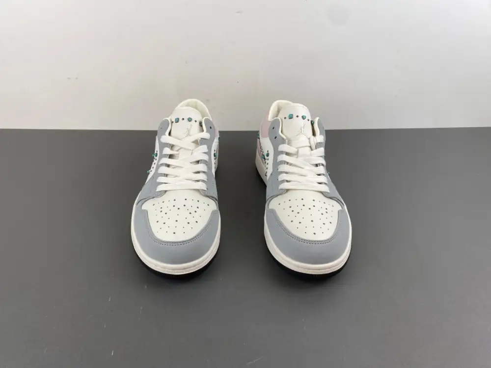 Air Jordan 1 Low 
