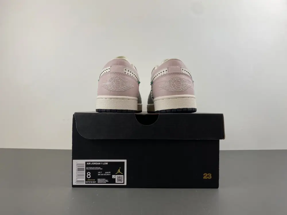 Air Jordan 1 Low 