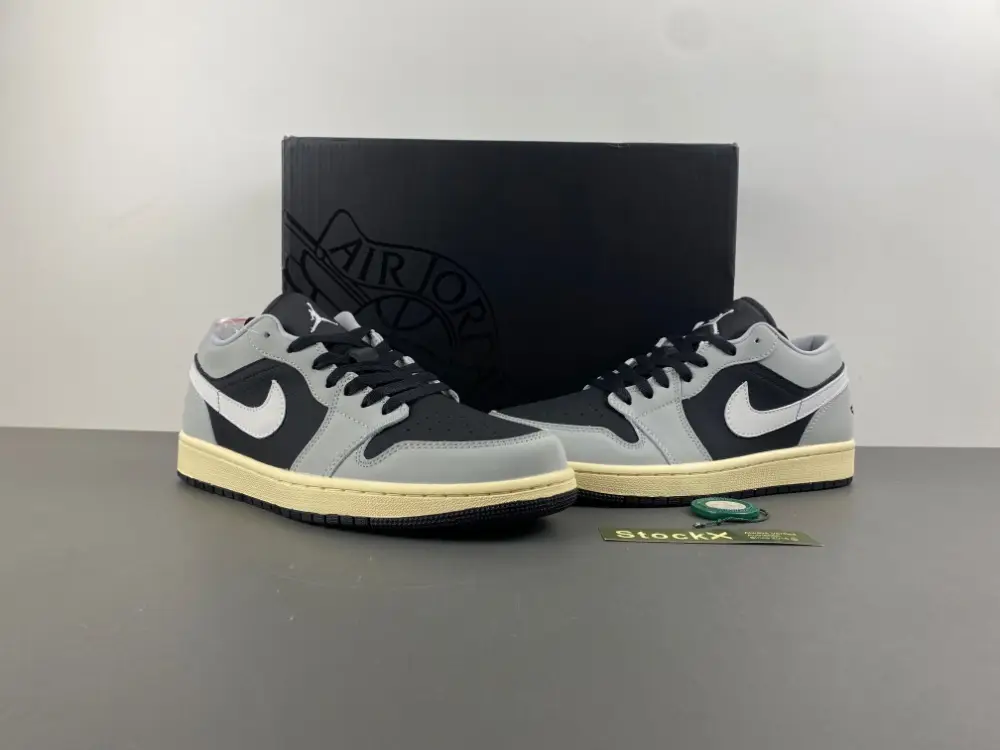Air Jordan 1 Low 