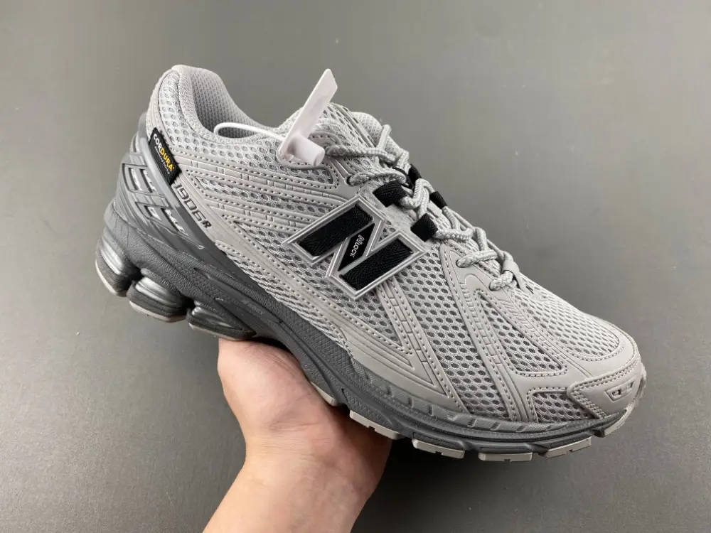 New Balance 1906 