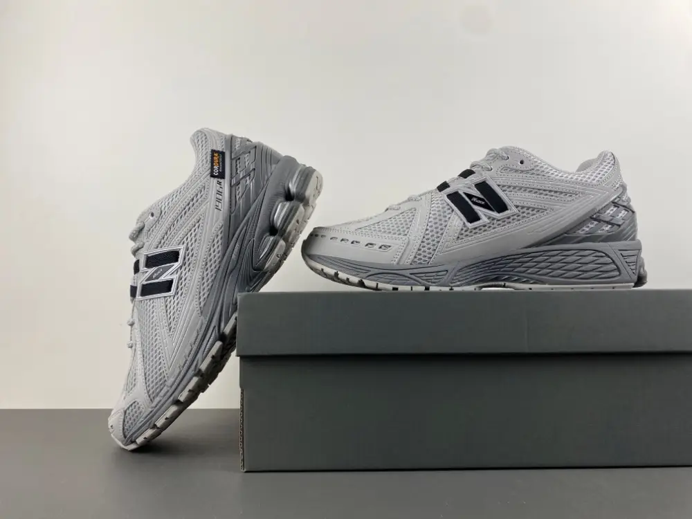 New Balance 1906 