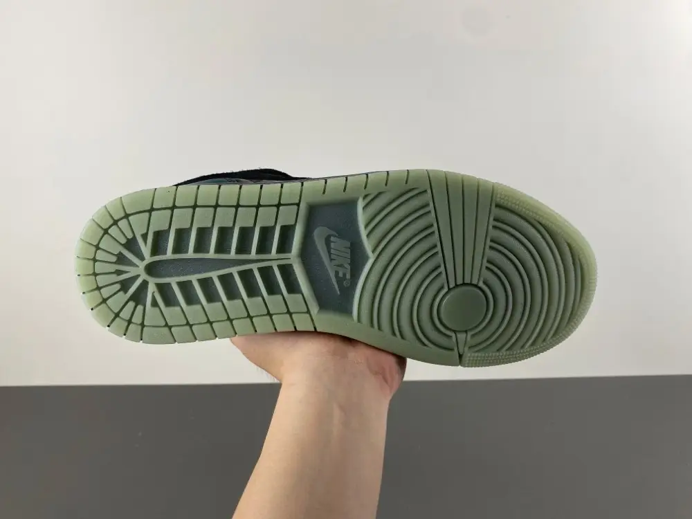 Air Jordan 1 Low 