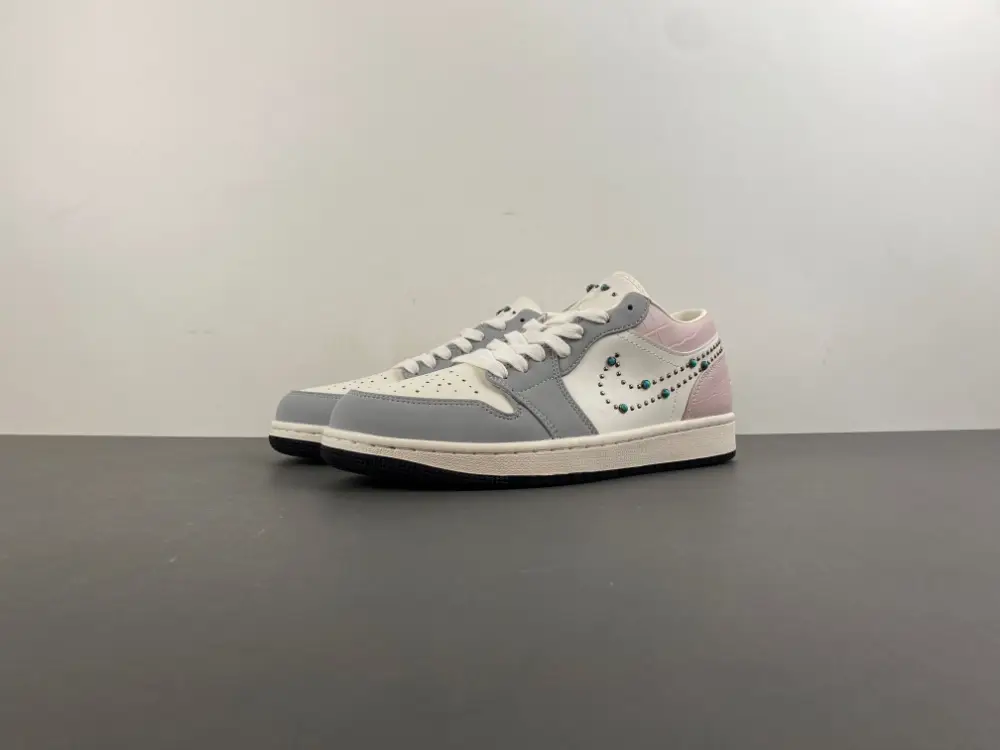 Air Jordan 1 Low 