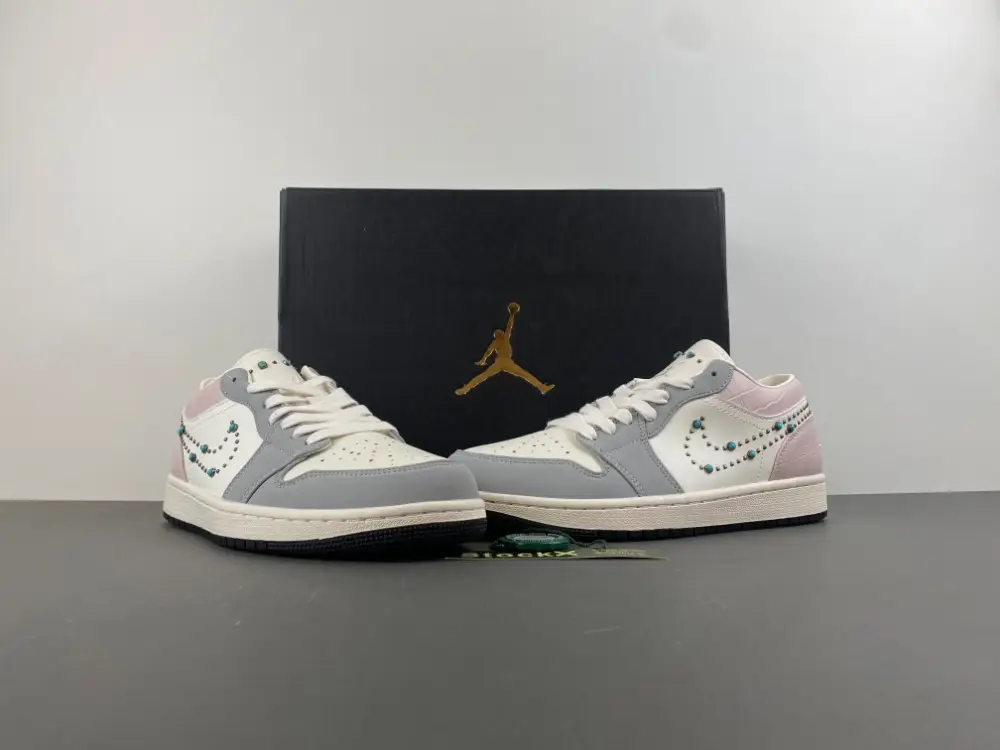 Air Jordan 1 Low 