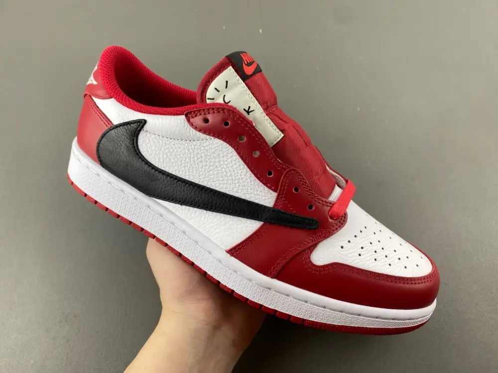 Travis Scott x Air Jordan 1 Low 