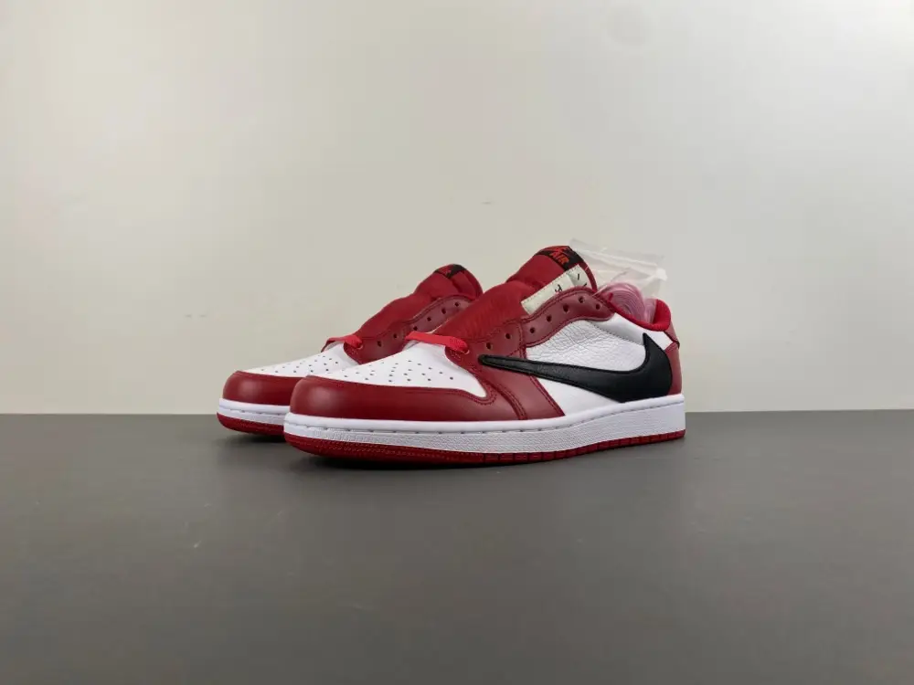 Travis Scott x Air Jordan 1 Low 