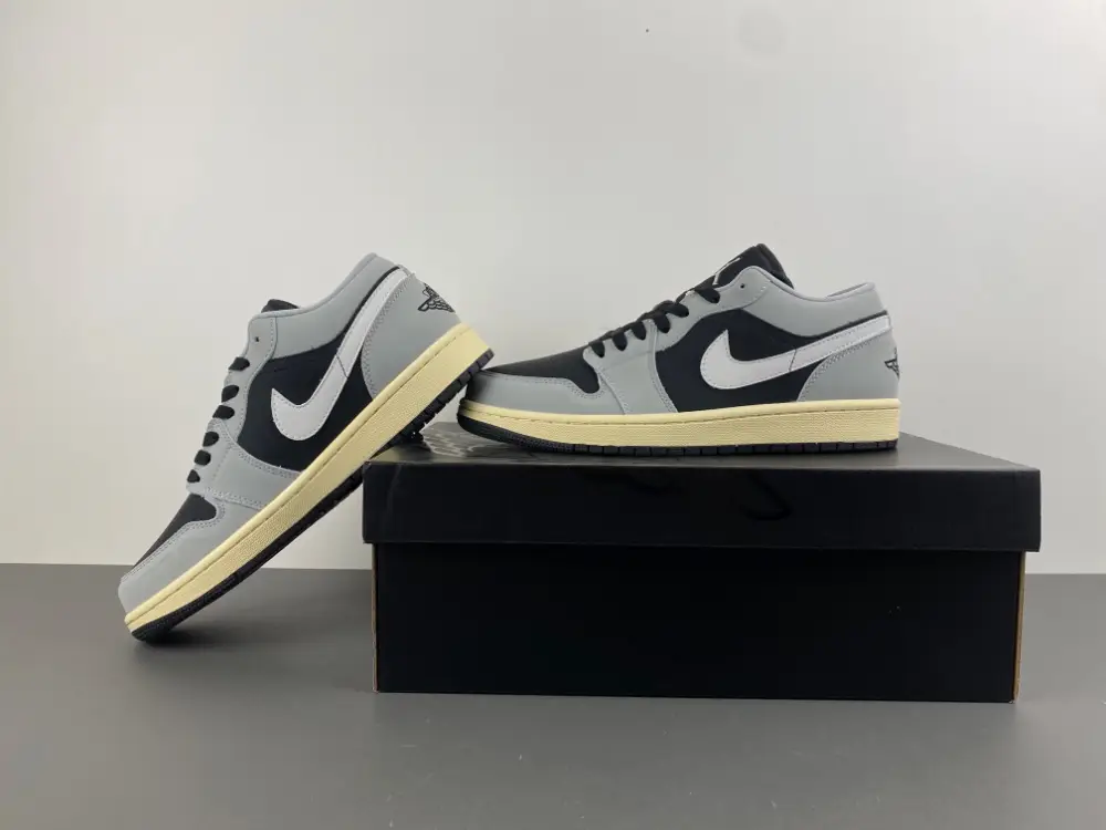 Air Jordan 1 Low 