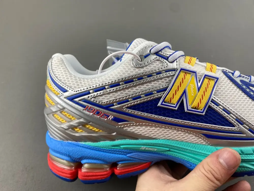 New Balance 1906 