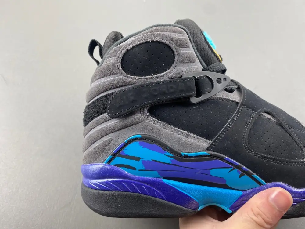 Air Jordan 8 
