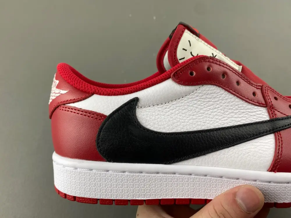 Travis Scott x Air Jordan 1 Low 