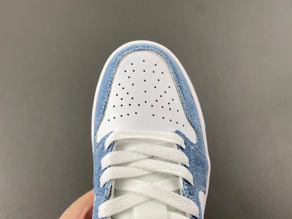 Air Jordan 1 Low 