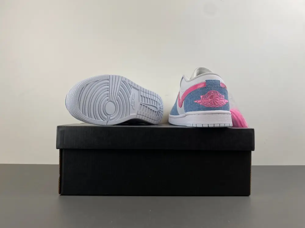 Air Jordan 1 Low 