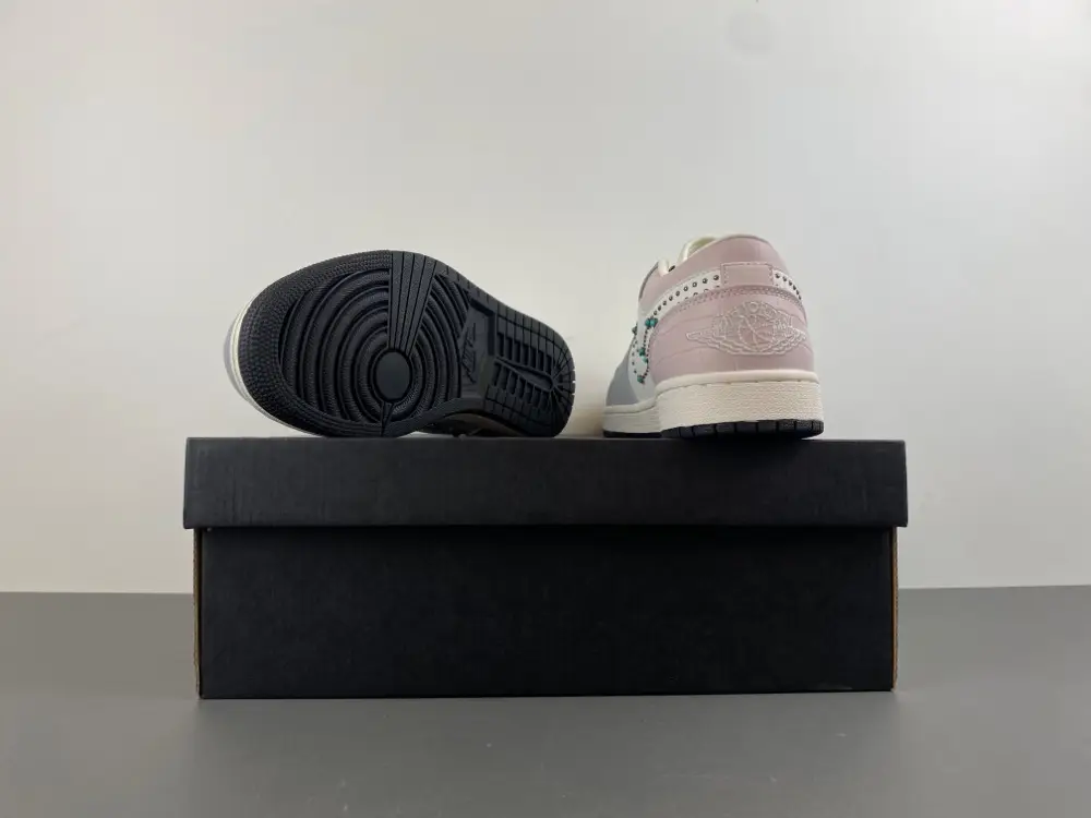 Air Jordan 1 Low 